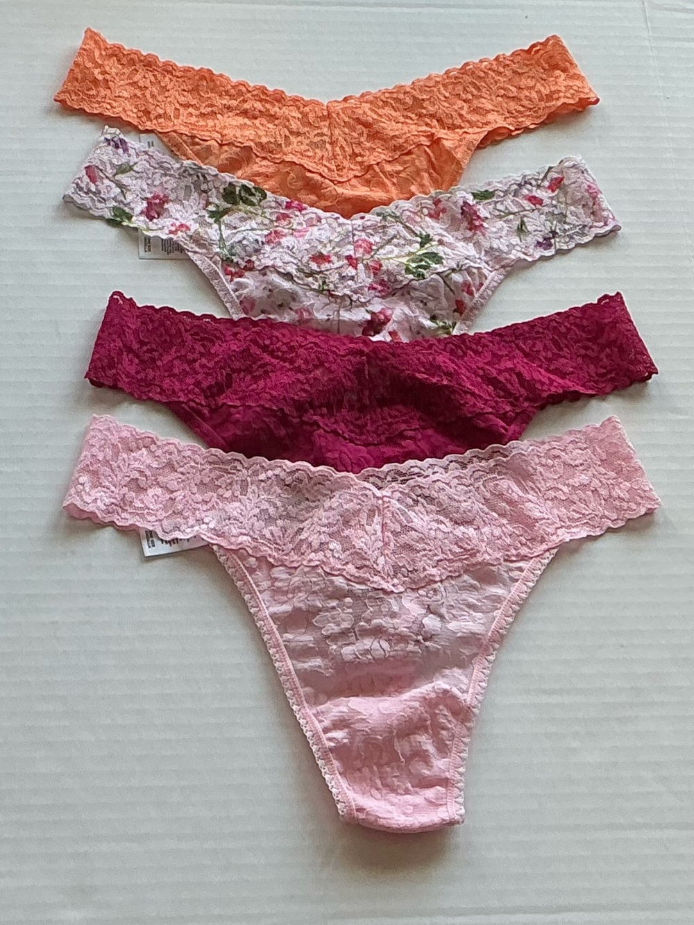 (4) HANKY PANKY LACE ORIGINAL RISE THONGS